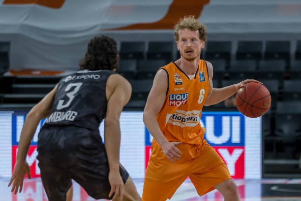 与球员私下 与球员私下